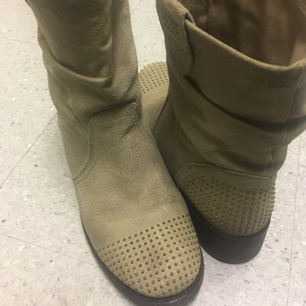 Beige Suede boots by Steve Madden